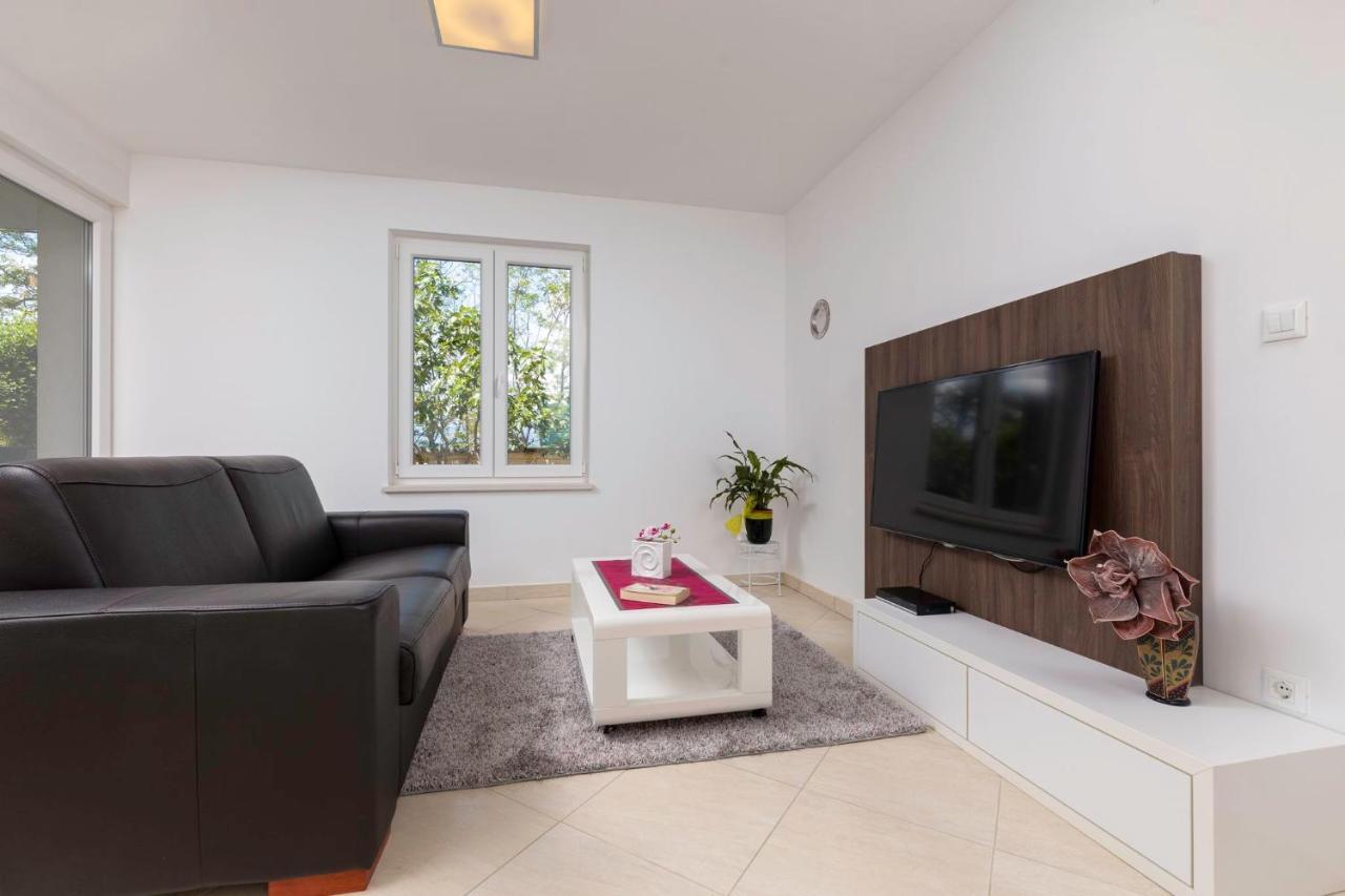 Apartment Seafront Maris By El-pi Tours *