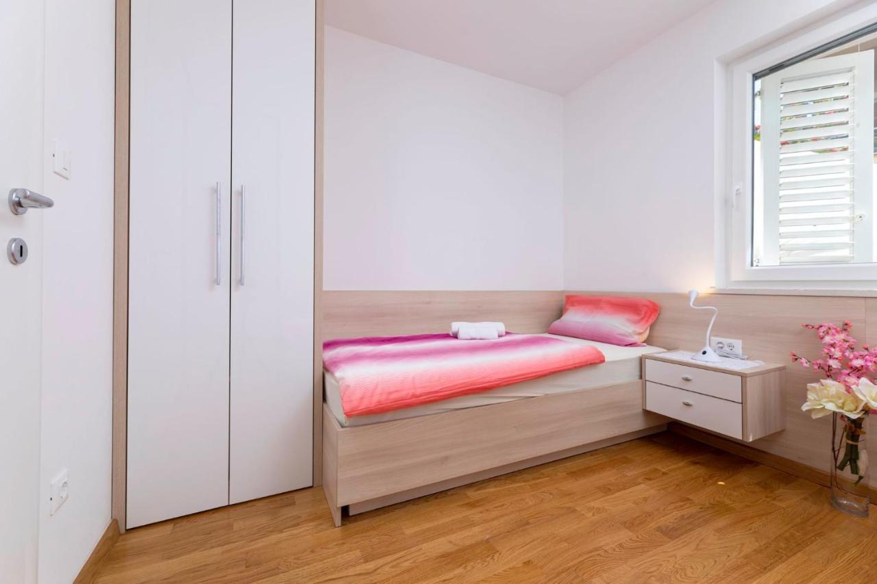 Apartment Seafront Maris By El-pi Tours *