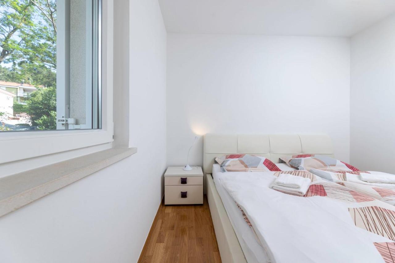 Seafront Maris By El-pi Tours Apartment *