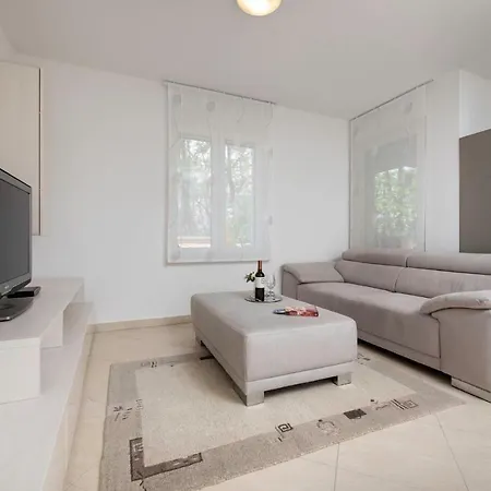 Seafront Maris By El-Pi Tours Apartment Dobrinj Exterior photo