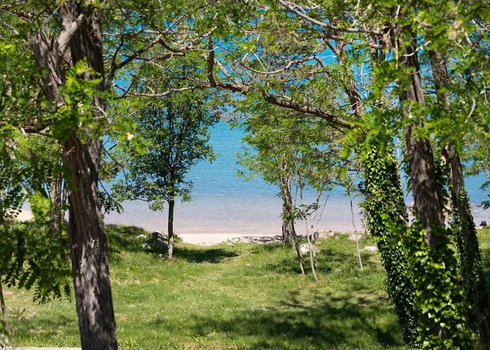 Seafront Maris By El-Pi Tours