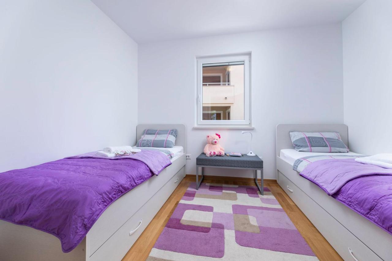 Seafront Maris By El-pi Tours Apartment