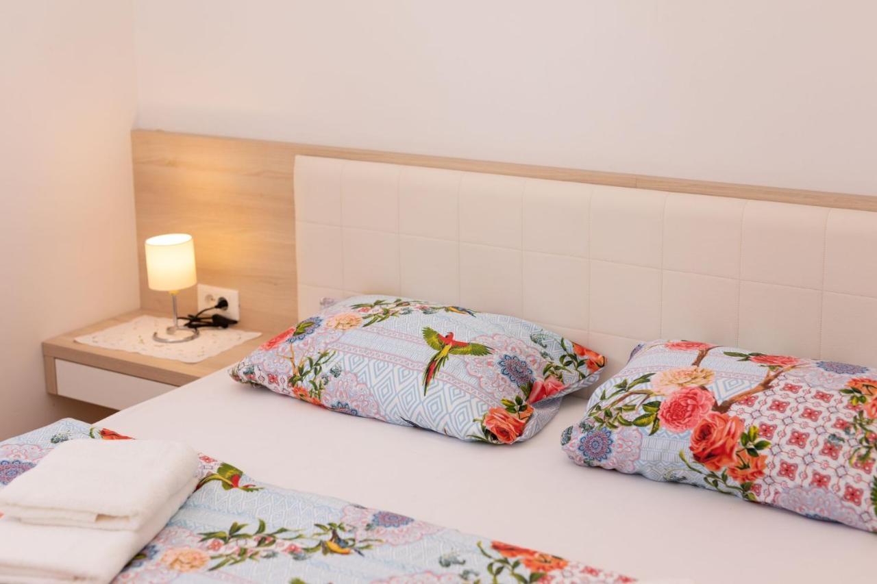 Seafront Maris By El-pi Tours Apartment *