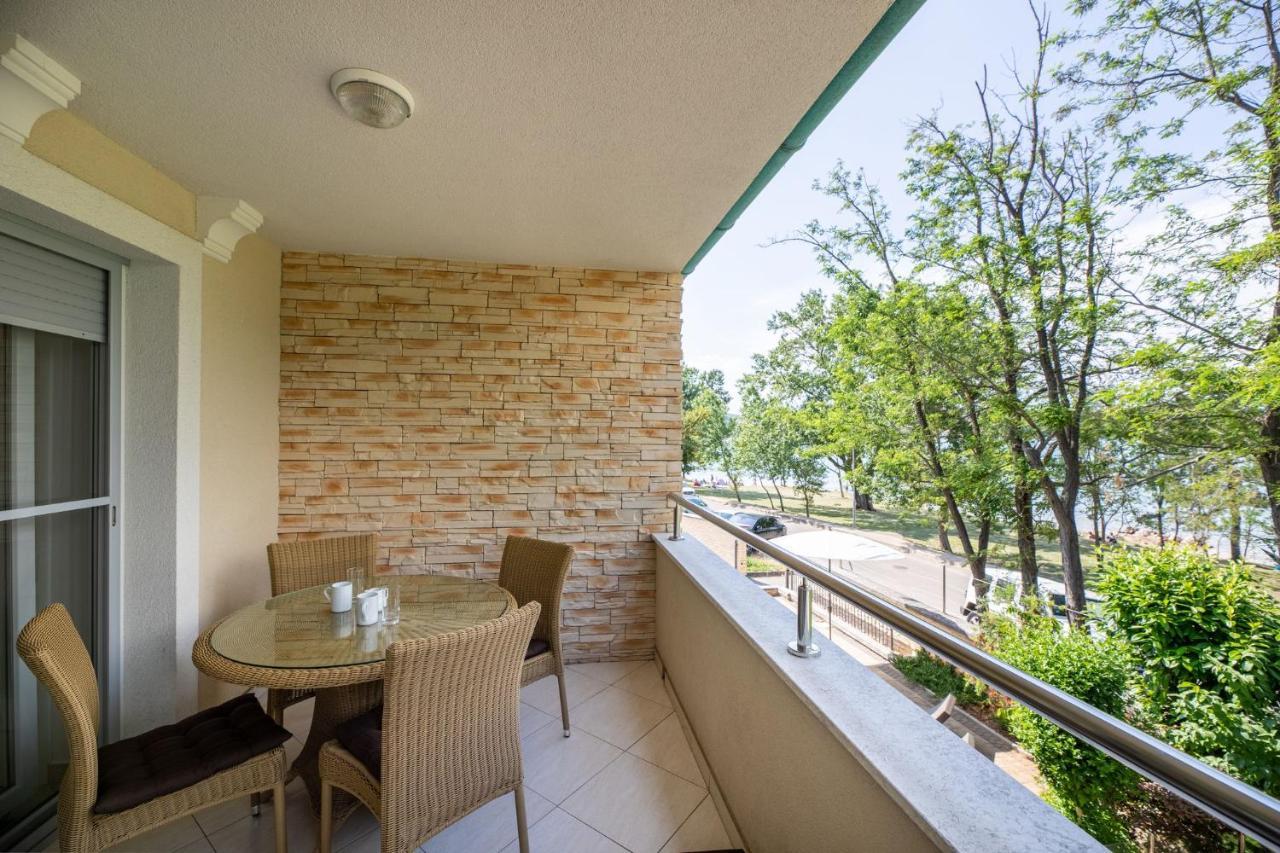 Seafront Maris By El-pi Tours Apartment *